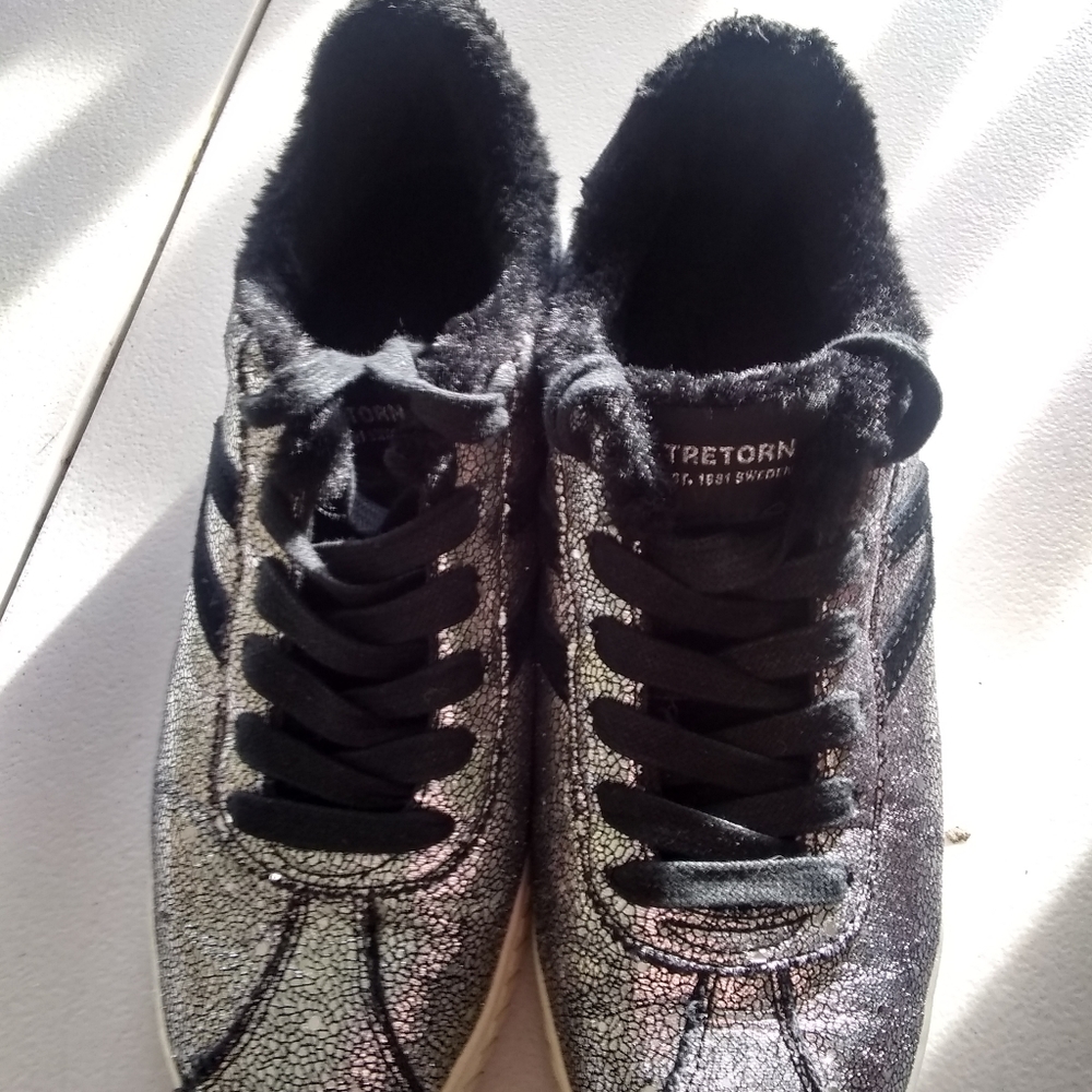 TRETORN Metallic Silver Sneaks.